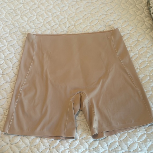 Luvette Shapewear Distributed by SHEIN Plus Dream Curve 2nd Skin Waist Control - Picture 1 of 9